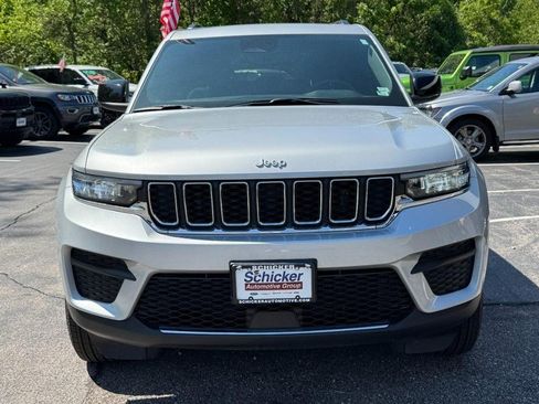 Used 2024 Jeep Grand Cherokee Laredo X AWD/4WD image 9