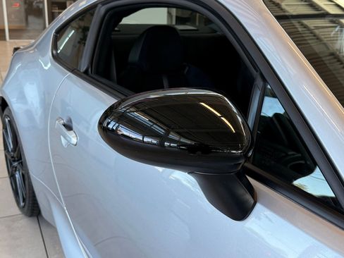 Used 2025 Toyota GR86 Premium w/ Performance Package RWD image 12