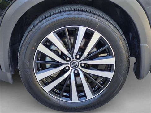 Certified 2025 Nissan Pathfinder Platinum FWD image 27
