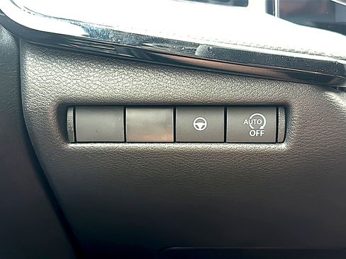 New 2026 Nissan Kicks SR FWD image 25