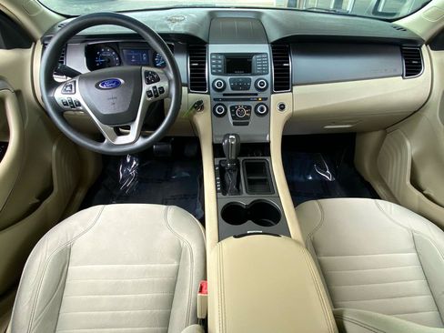 Used 2017 Ford Taurus SE FWD image 6