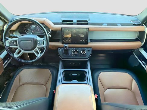 Used 2023 Land Rover Defender 130 X-Dynamic SE image 16