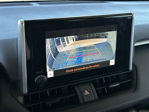 Used 2025 Toyota RAV4 LE image 17