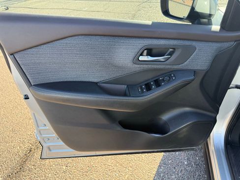 Certified 2023 Nissan Rogue SV image 15