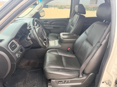 Used 2011 GMC Yukon Denali RWD image 11