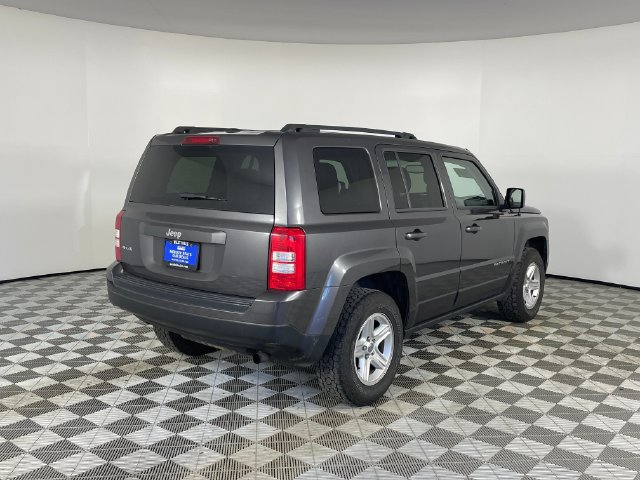 Used 2017 Jeep Patriot Sport w/ Power Value Group AWD/4WD image 14