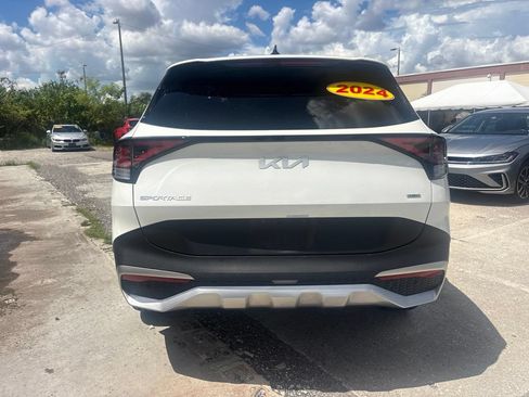 Used 2024 Kia Sportage LX AWD/4WD image 4