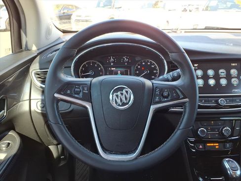 Used 2021 Buick Encore Preferred w/ Safety Package image 17