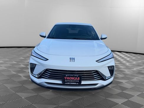 Used 2024 Buick Envista Preferred w/ Convenience I Package image 2