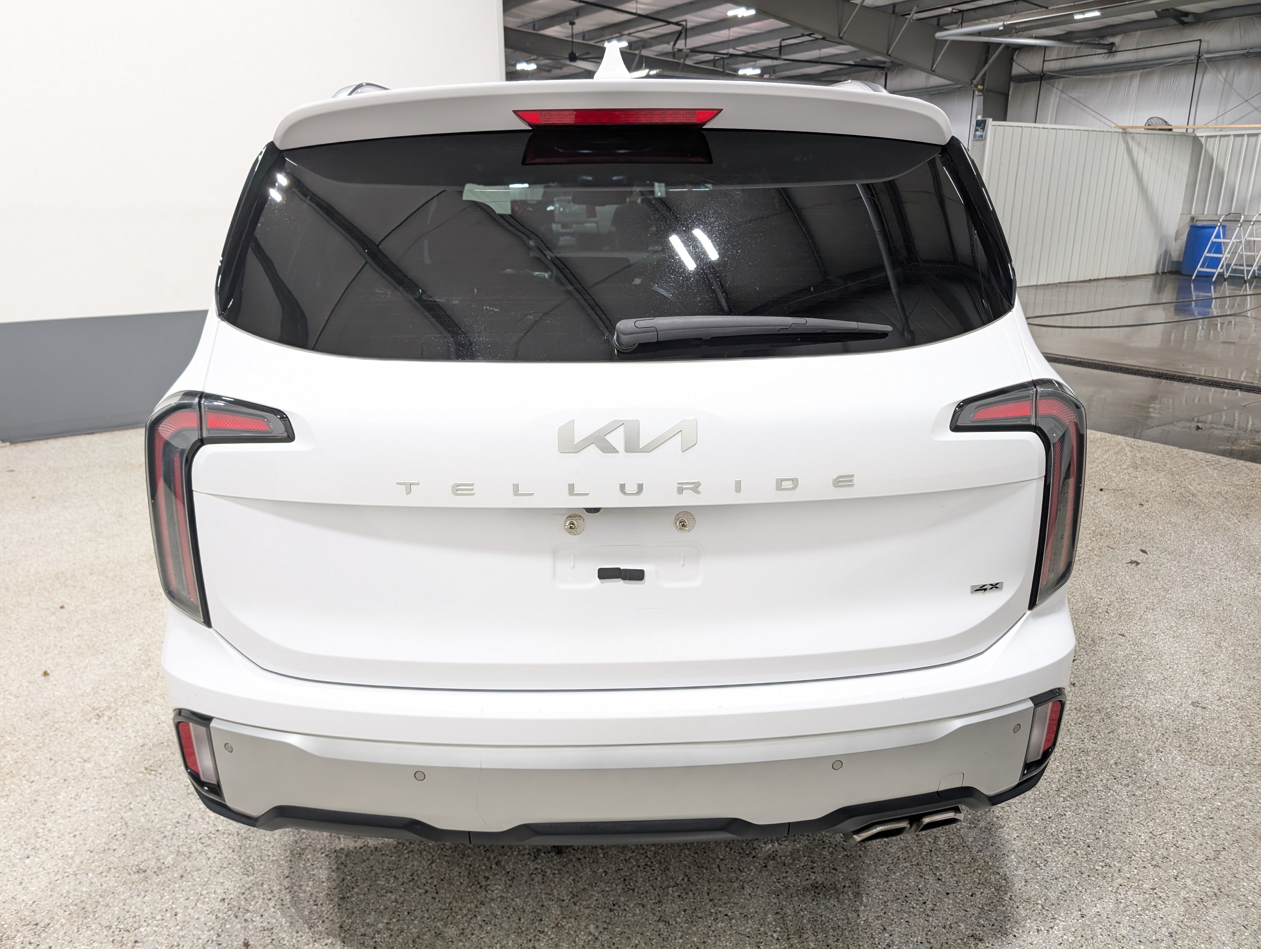 Used 2024 Kia Telluride EX w/ EX Captain's Chair Package AWD/4WD image 4