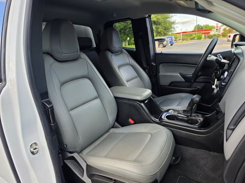Used 2020 Chevrolet Colorado W/T w/ WT Convenience Package RWD image 17