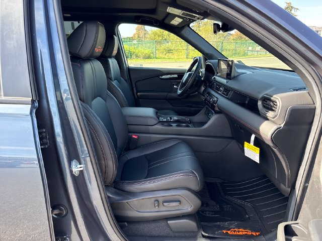 Used 2026 Honda Pilot TrailSport image 10