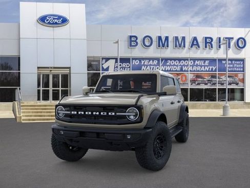 New 2026 Ford Bronco Outer Banks w/ Sasquatch Package AWD/4WD image 2