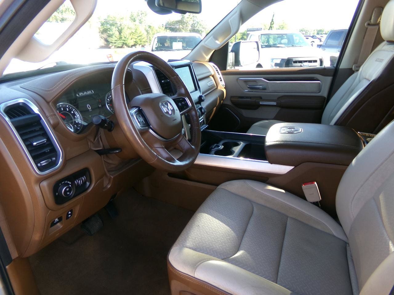 Used 2019 RAM 1500 Laramie AWD/4WD image 16
