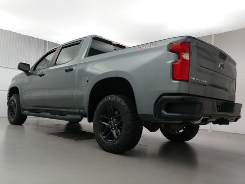 Used 2021 Chevrolet Silverado 1500 LT Trail Boss w/ Convenience Package II AWD/4WD image 3