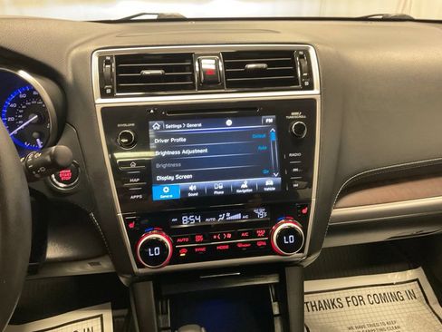 Used 2018 Subaru Outback 2.5i Limited AWD/4WD image 21