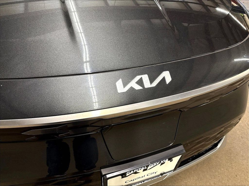Certified 2023 Kia Niro Wind w/ Wind Preserve Package FWD image 39
