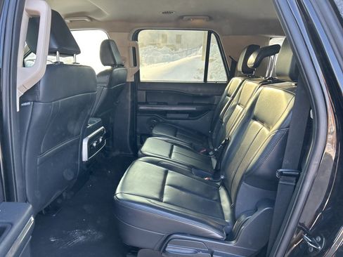 Used 2024 Ford Expedition Max XLT image 10