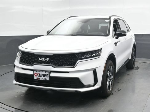 Used 2022 Kia Sorento S FWD image 6