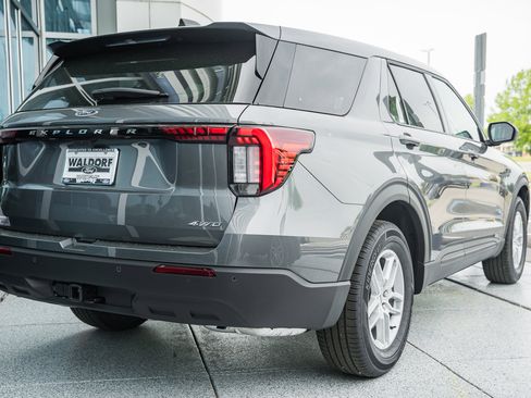 New 2026 Ford Explorer Active image 4