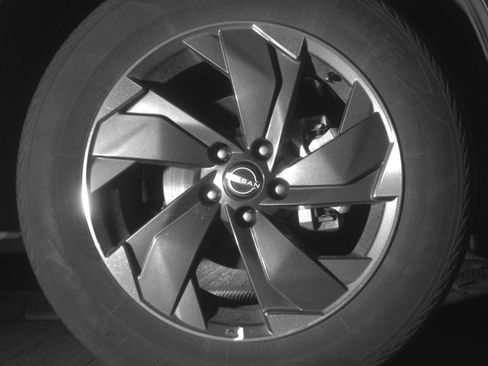 Used 2025 Nissan Rogue SV AWD/4WD image 13