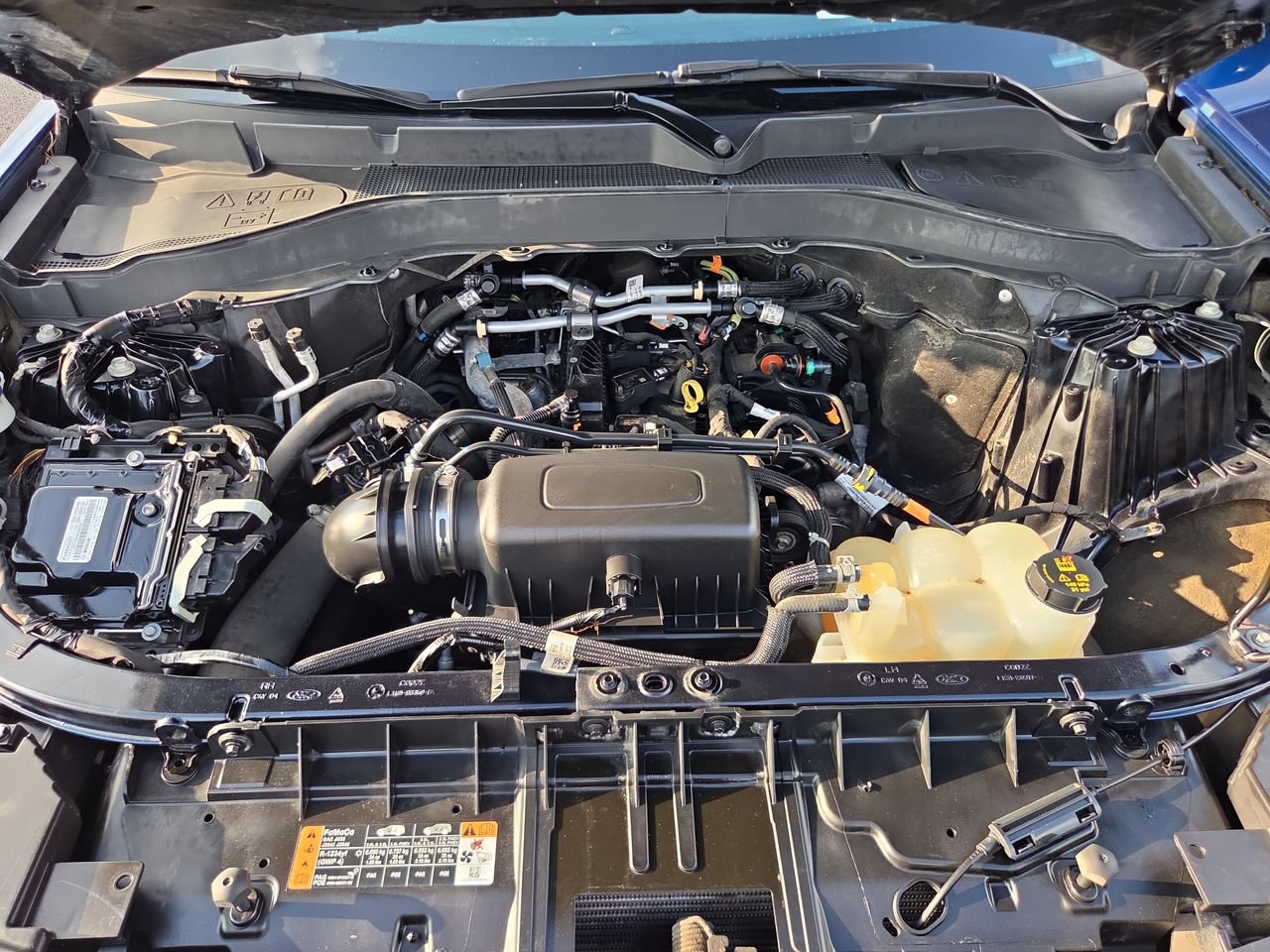 Used 2022 Ford Explorer XLT AWD/4WD image 34