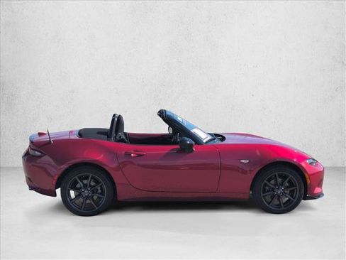 Used 2016 MAZDA MX-5 Miata Club RWD image 4