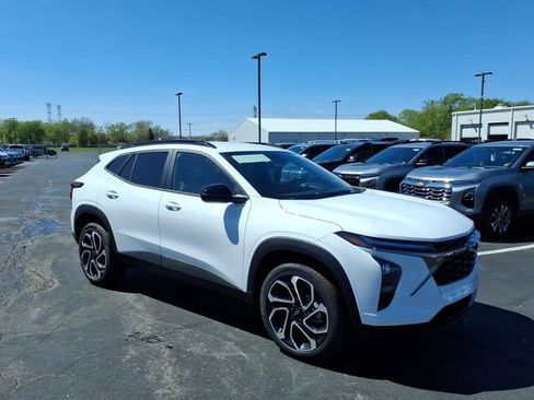 New 2026 Chevrolet Trax RS w/ Driver Confidence Package FWD image 1
