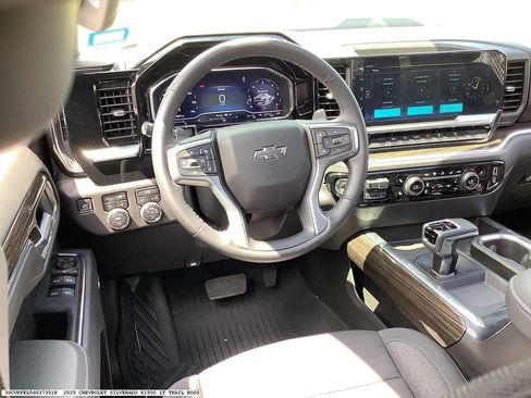 Used 2025 Chevrolet Silverado 1500 LT Trail Boss w/ Convenience Package II AWD/4WD image 10