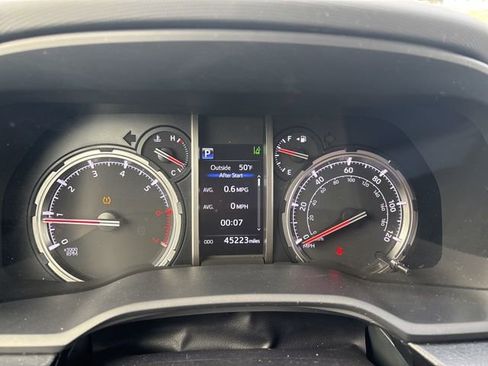 Used 2024 Toyota 4Runner TRD Off-Road image 8