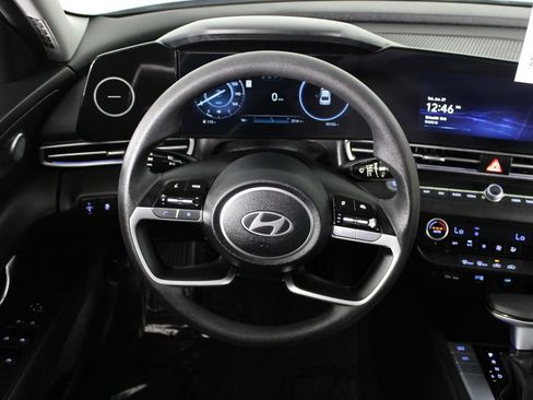 Certified 2024 Hyundai Elantra SEL FWD image 20