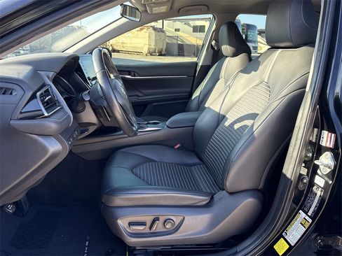 Used 2021 Toyota Camry SE w/ Carpet Mat Package (TMS) image 12