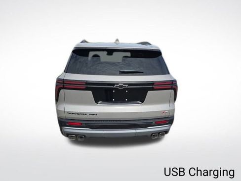 New 2026 Chevrolet Traverse Z71 w/ Driver Confidence Package image 3