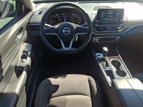 Certified 2024 Nissan Altima 2.5 SV FWD image 12