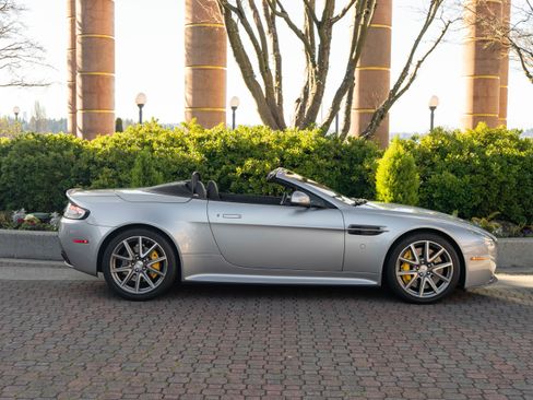 Used 2015 Aston Martin V8 Vantage GT image 13