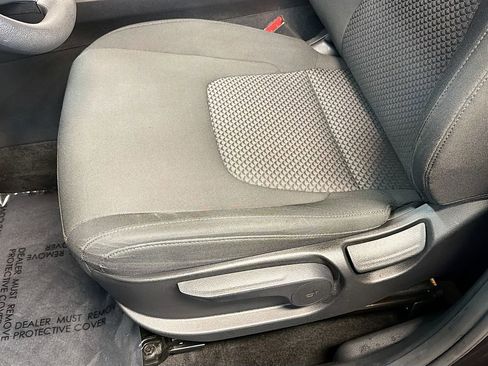 Used 2023 Kia Sportage LX image 19