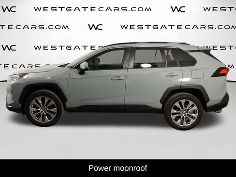 Used 2021 Toyota RAV4 XLE Premium image 5