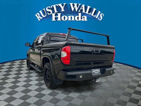 Used 2017 Toyota Tundra SR5 w/ SR5 Upgrade Package AWD/4WD image 2