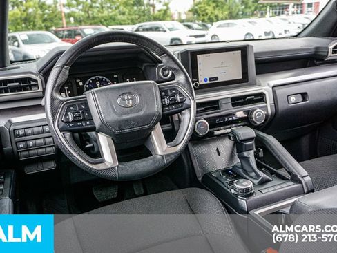 Used 2025 Toyota 4Runner SR5 AWD/4WD image 27