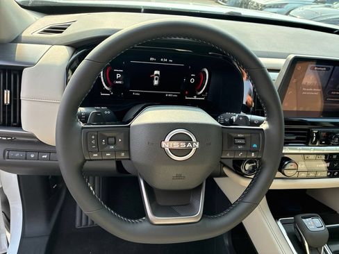 New 2026 Nissan Pathfinder SL AWD/4WD image 17