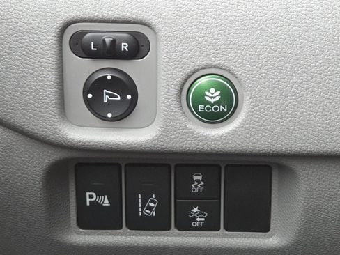 Used 2016 Honda Pilot Touring image 8