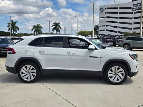 Used 2021 Volkswagen Atlas Cross Sport SE w/ Panoramic Sunroof Package FWD image 7