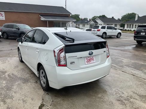 Used 2015 Toyota Prius Three FWD image 5
