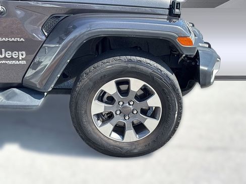 Used 2021 Jeep Wrangler Unlimited Sahara w/ Dual Top Group image 12