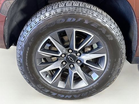 Used 2022 Chevrolet Tahoe Z71 image 39