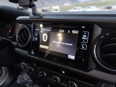 Used 2017 Toyota Tacoma TRD Sport image 22