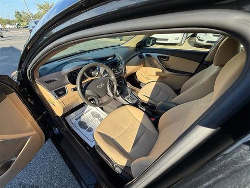 Used 2013 Hyundai Elantra GLS image 18