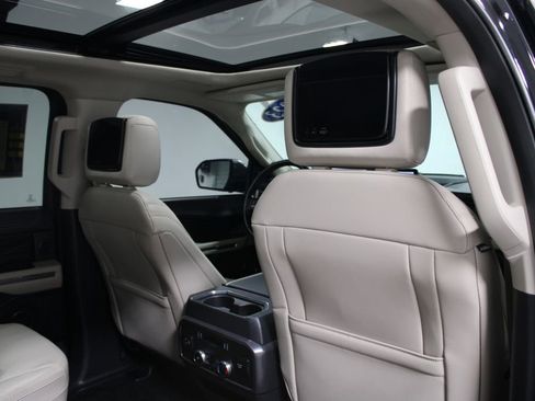 Used 2023 Ford Expedition Platinum AWD/4WD image 37