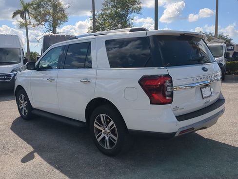 Used 2024 Ford Expedition Limited image 7