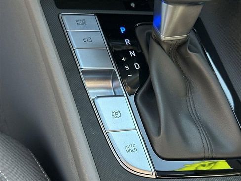 Used 2025 Hyundai Elantra SEL image 38